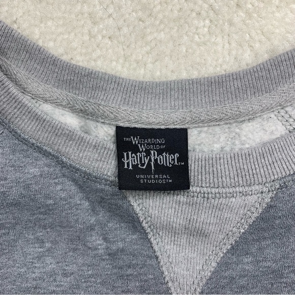 Harry Potter Hufflepuff House Sweatshirt and Socks Bundle - Picture 4 of 8